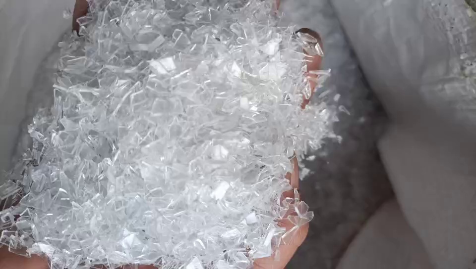 出售透明软质PVC边料，现货15吨，长期有货，也可以破碎