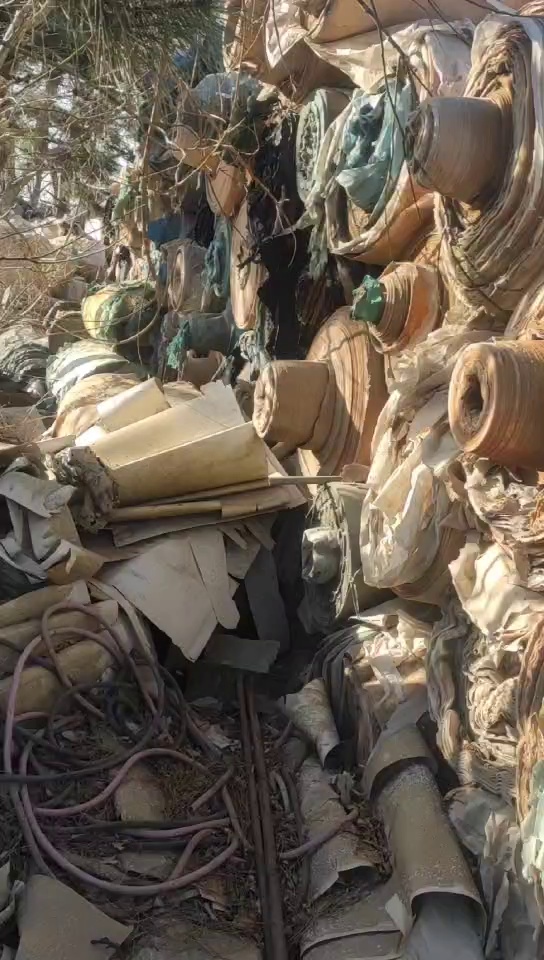 出售无纺布边角料，无纺布，现货有50吨，货在辽宁营口