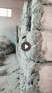 长期出售杂色的涤纶磨毛料，毛毛料，不含水分，现货二十吨左右