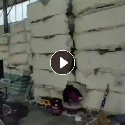 长期出售涤纶废丝开出来的开花棉，可以做无纺布土工布用，现货200多吨，厂在江苏盐城