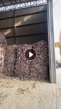 长期出售废旧衣服破碎料，旧衣服燃烧料，三破的黑料，月供3000吨