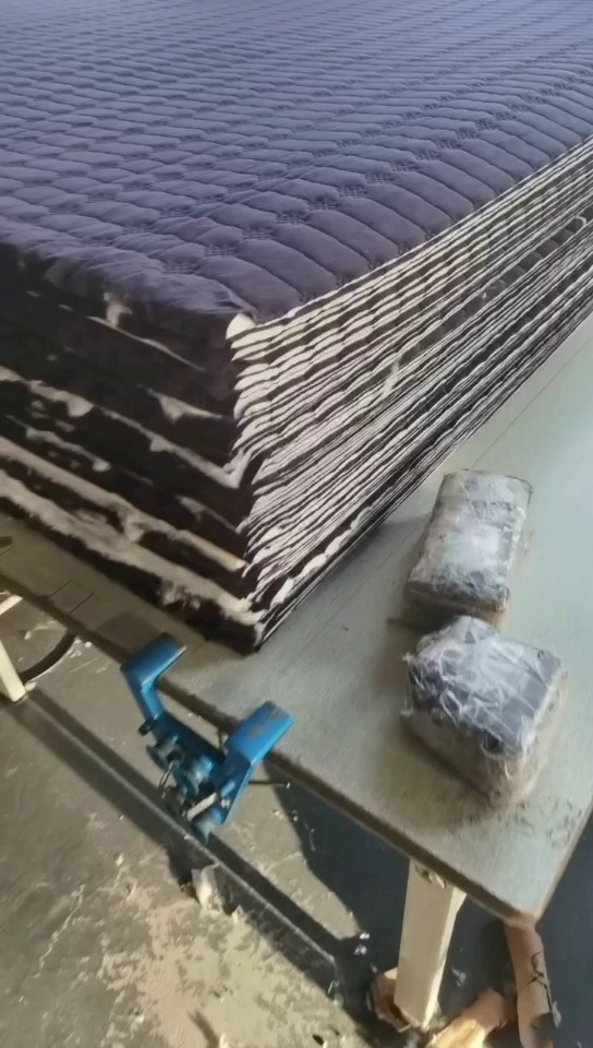 长期出售裁床厂下来的丝绵下脚料，丝绵，两天出一吨