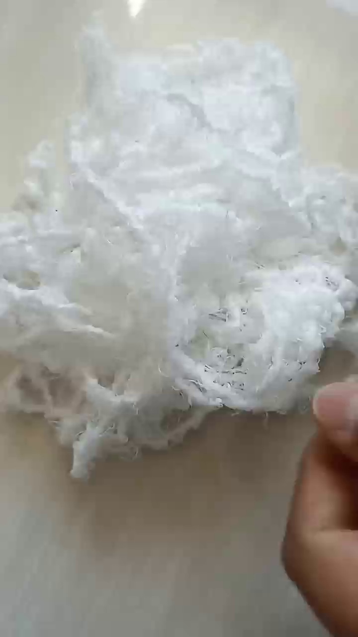 长期出售涤纶水丝，没有什么水分，现货一两百吨，厂在江苏淮安