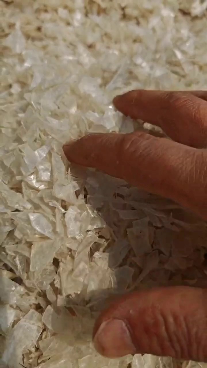 出售PET破碎料，海上浮球破碎的，现货30吨