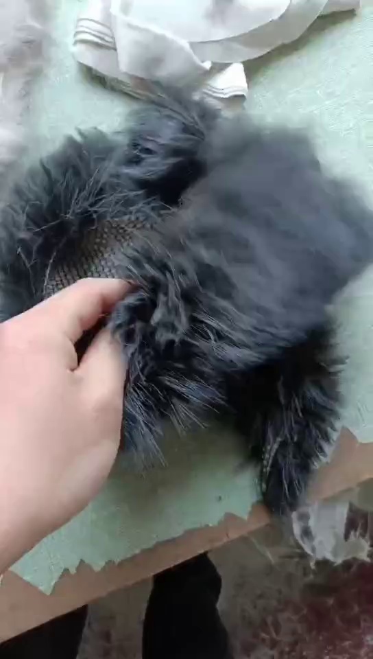 长期出售仿皮草下来的纯氨纶料， 涤纶带浆料，每个月几十吨，厂在山东临沂