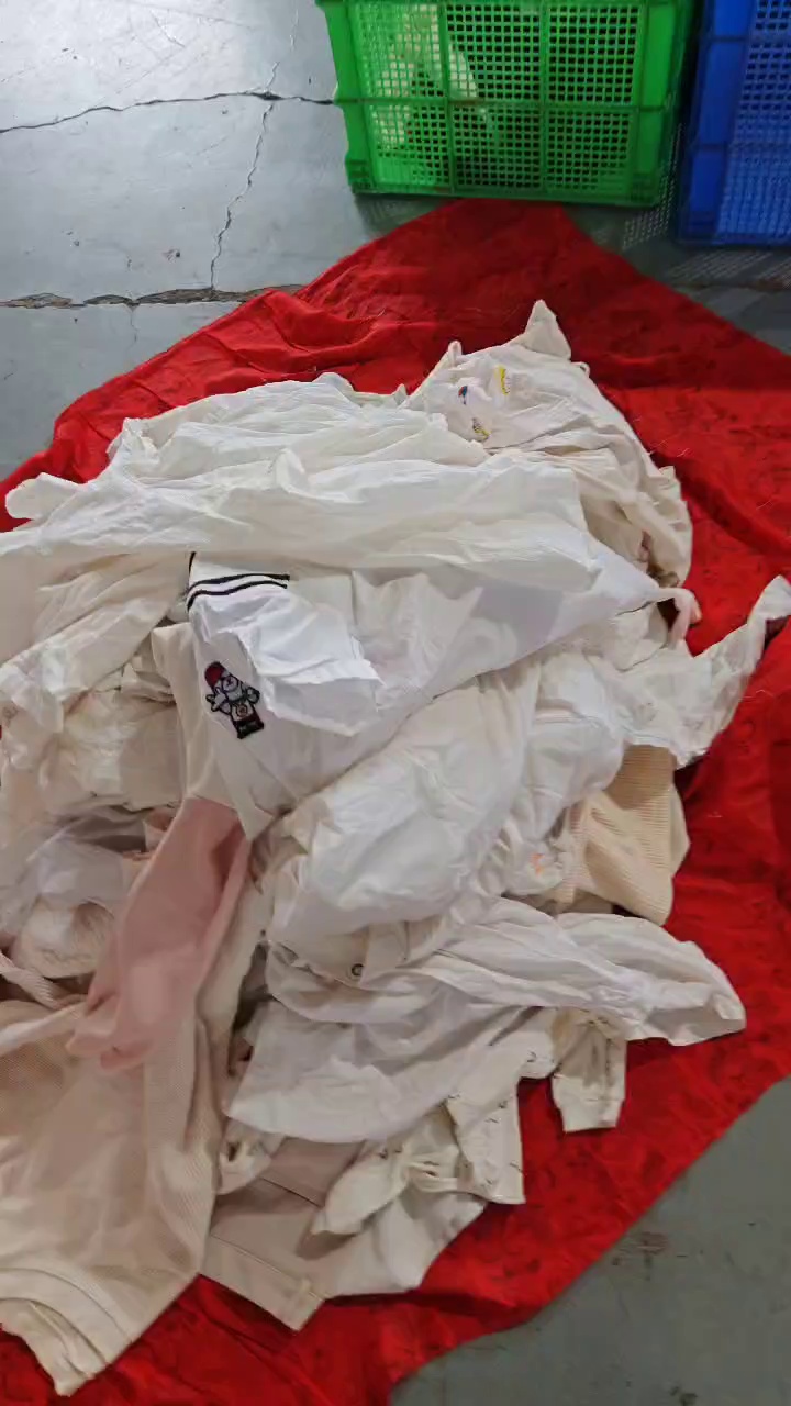 长期出售旧衣服大白，大白开花料，现货9.6米一车