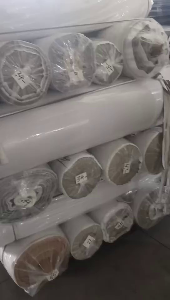 出售猫爪布，幅宽1.5左右，现货几十吨左右，厂在浙江嘉兴