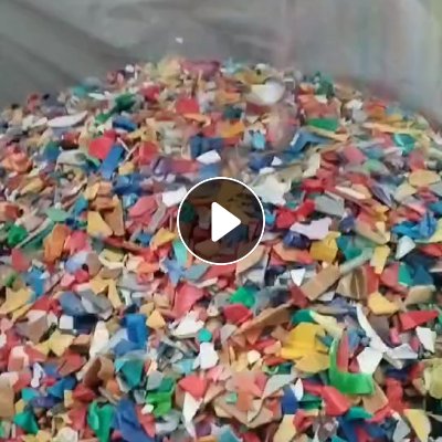 出售PP涂料桶破碎料，花色加黑色，现货六米八一车