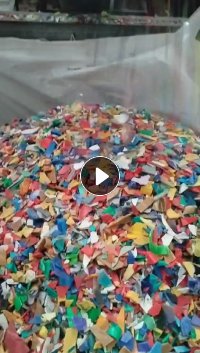 出售PP涂料桶破碎料，花色加黑色，现货六米八一车