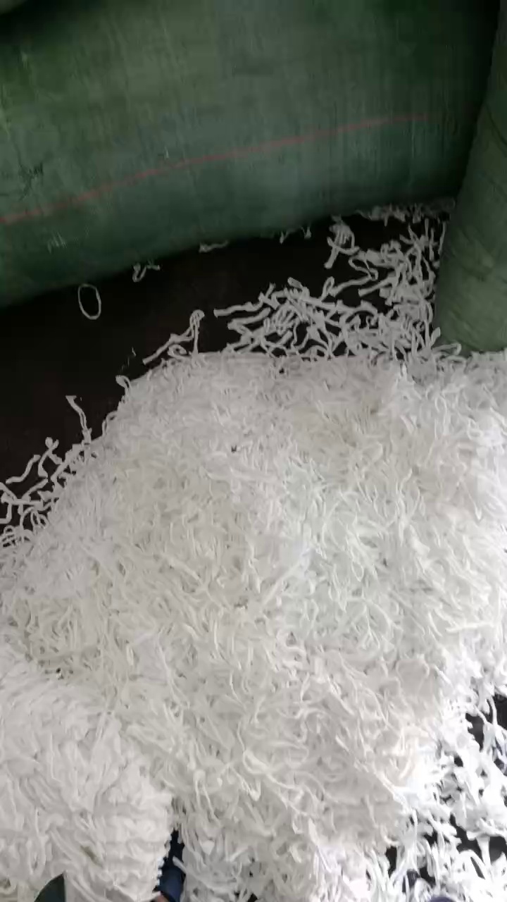 出售袜子厂下来的纯锦纶布条，袜圈，单6废布，锦纶废布，现货30吨左右，不带浆不带胶