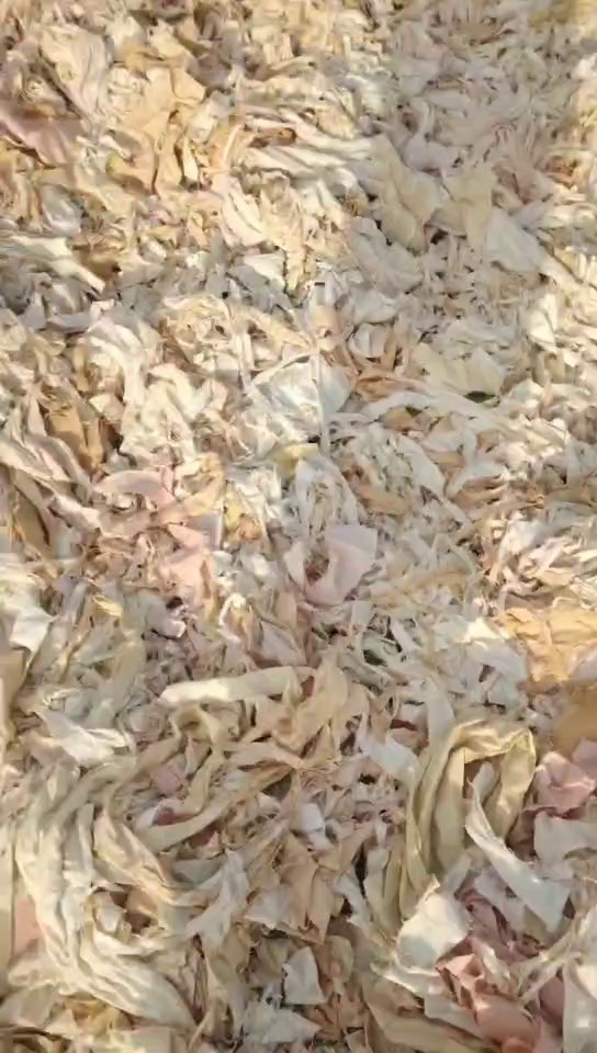 长期出售褪色布条，全棉褪色废布，含水10%左右，现货有十几吨，货在江苏连云港