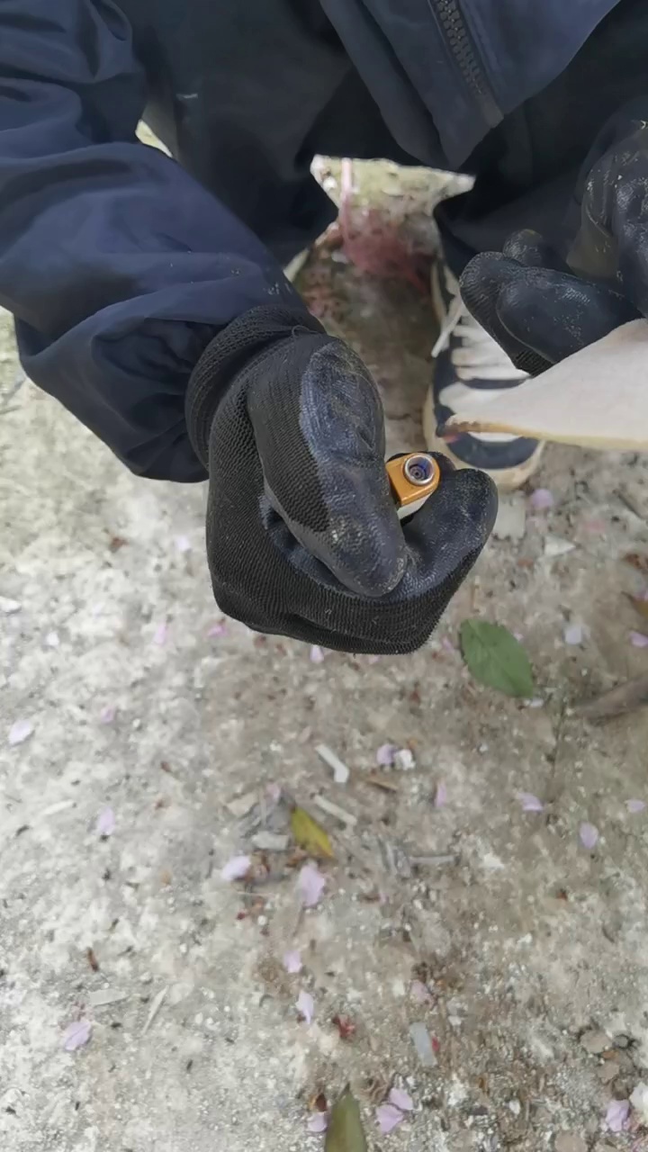 长期出售锂电厂下来的滤袋，除尘袋，月供5吨左右