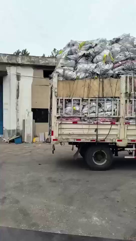 出售废旧花吨包，装过电池粉下来的，，里面含有少量内胆，现货20吨