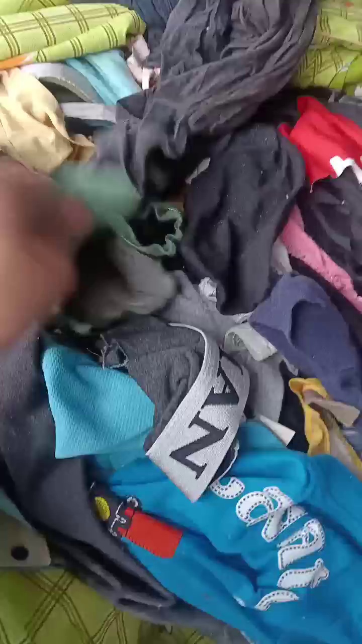 长期出售秋衣秋裤边角料，可以开花用，现货20吨，货在河北唐山和沧州