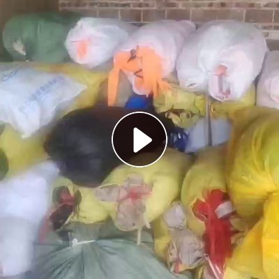 厂区出售太阳伞废布下脚料，每个月够车就出，白色和杂色分开卖，可以开花用的，厂在广东江门