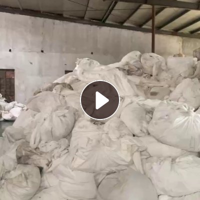 长期出售出售织布厂下来的白色涤纶大块布，2米×5米左右的。现货20吨，厂在江苏苏州