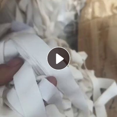 出售白色涤纶废布，涤纶开花料，不含桨，现货有十五六吨，货在河南新郑