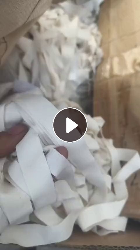 出售白色涤纶废布，涤纶开花料，不含桨，现货有十五六吨，货在河南新郑