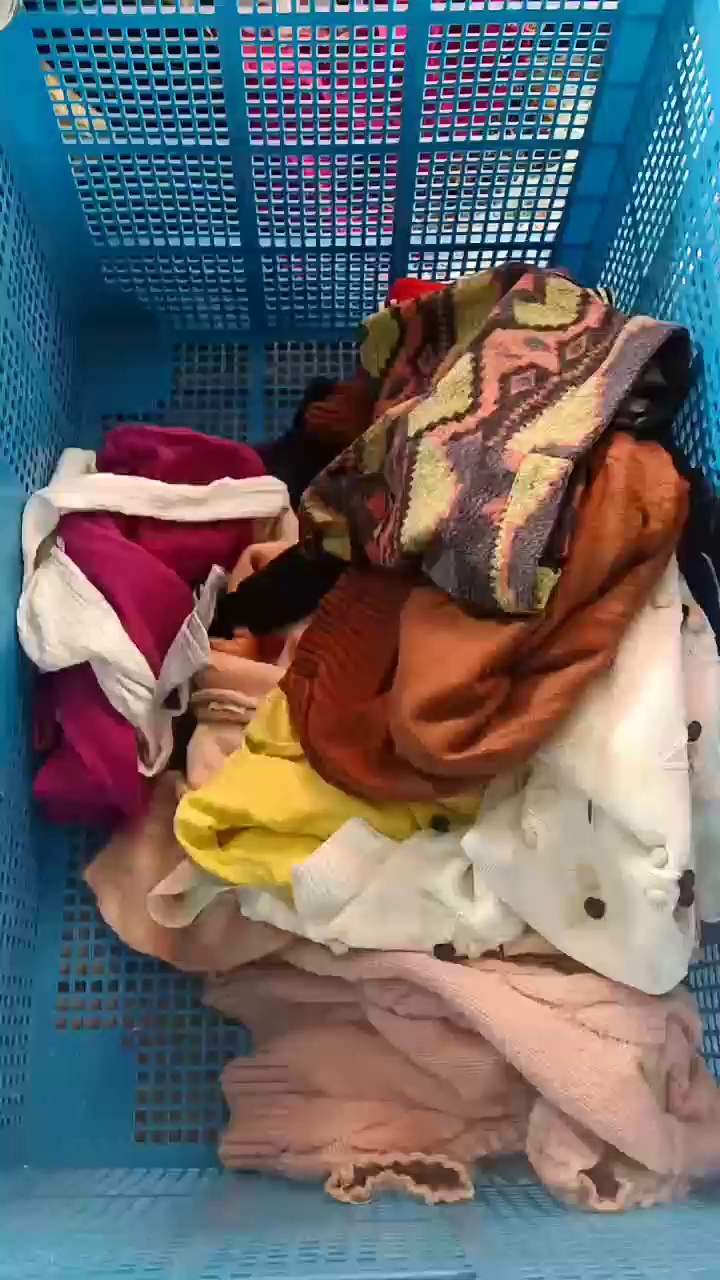 长期出售毛衣通货，不挑不拣，现货9米6一车，货在江苏宿迁