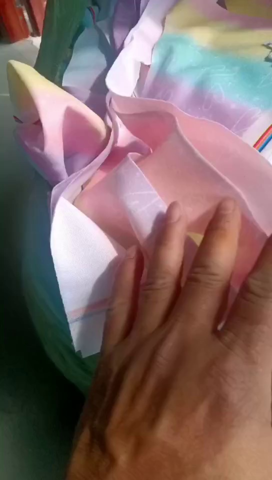 长期出售杂色的涤纶废布，涤纶拉丝布，现货二三十吨