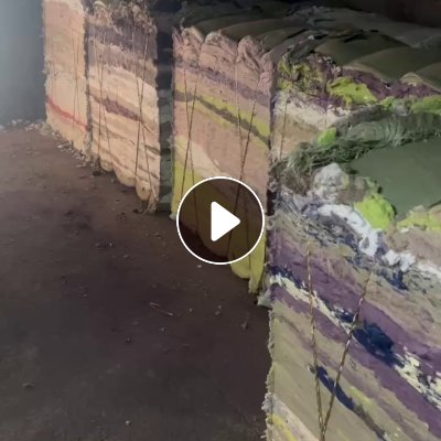 长期大量出售涤纶毛毛料，颜色都混在一起卖，没有分开，每个月30吨左右，厂在浙江金华