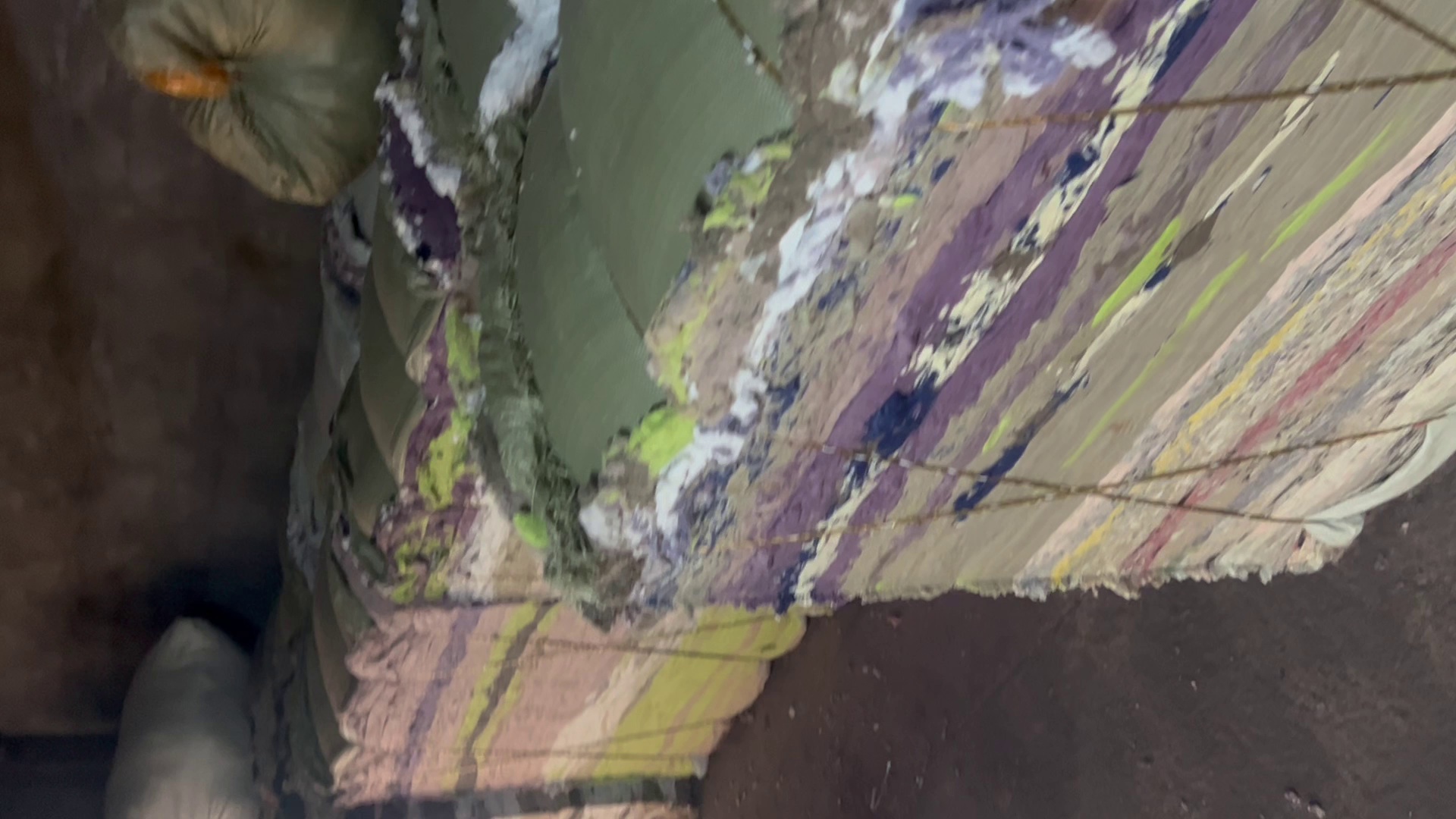 长期出售涤纶毛毛料，有杂色的也有单色的