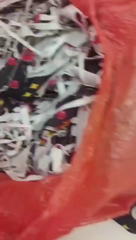 长期大量出售涤纶废布，白色的和深色的，每个月有30吨，厂在四川成都