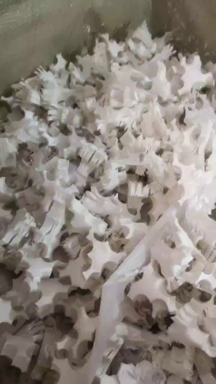 长期出售涤纶无纺布边角料，无纺布废料，现货够1挂车