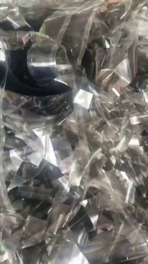 长期出售pet偏光片废料，保守现货有个100吨左右