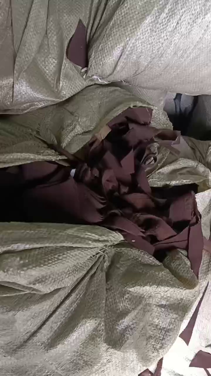 长期出售老色涤棉废布，涤棉碎布，月供20吨左右，货在河南永城