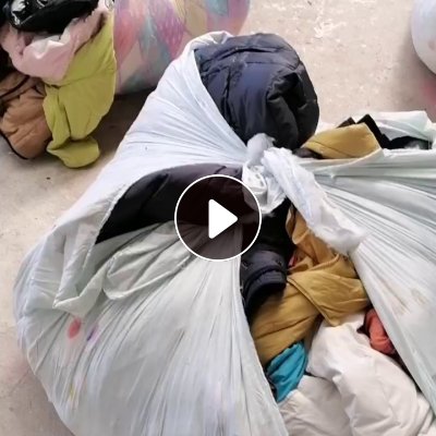 长期出售羽绒服，现货4米2一车，货在江西南昌