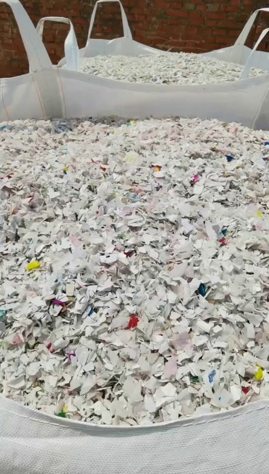 出售水粉大小白乙破碎料，纯大白破碎料10个包，大小白乙混粉10个包，过材质机，带点沉底