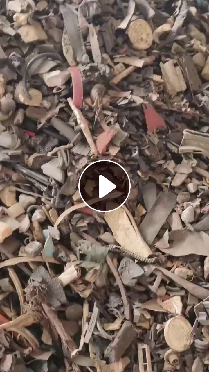 长期出售杂塑料，金属有挑走，可造粒，现货70多吨
