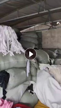 长期出售梭织涤纶废布条,有黑色和白色的,每个月7-8吨左右,厂在江苏苏州