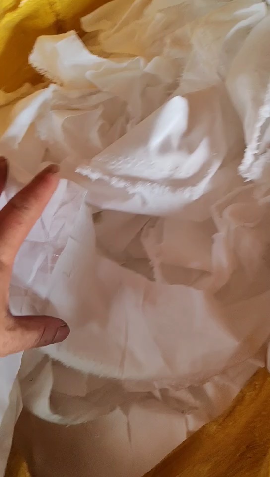 长期出售做被子下来白色的化纤平纹废布，平纹布，化纤废布，多的时候两天出十几吨