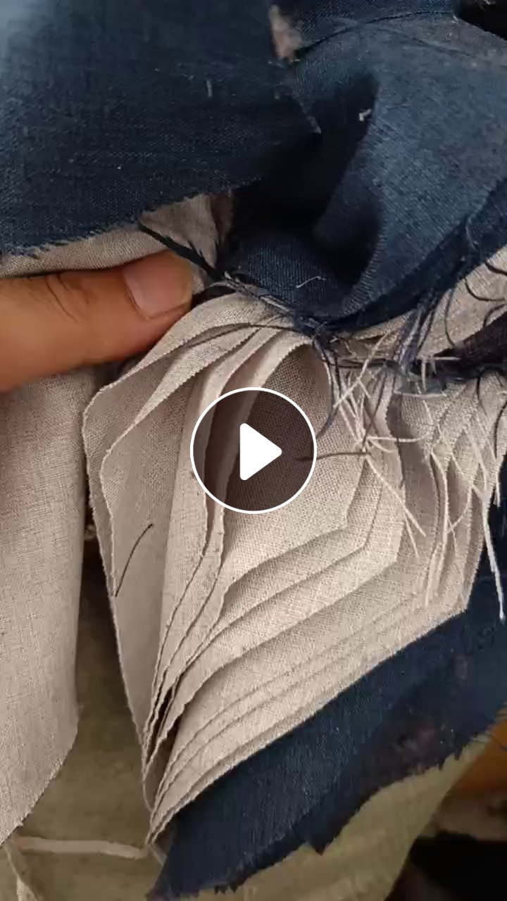 长期出售涤棉废布，杂色，衬衫厂下来的，梭织布，现货有五六吨，货在江西上饶