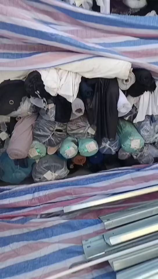 出售涤纶卷布统货，涤纶库存布，现货20吨左右