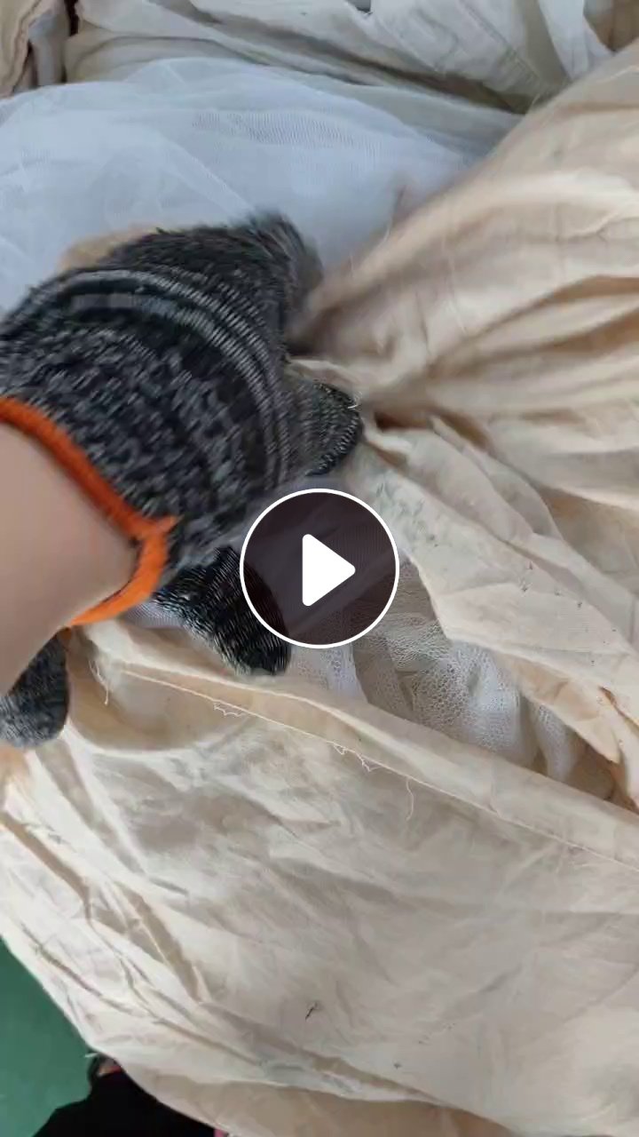 长期出售旧衣服白料，旧衣服统白，开花料，月供9.6米一车，货在湖北黄冈