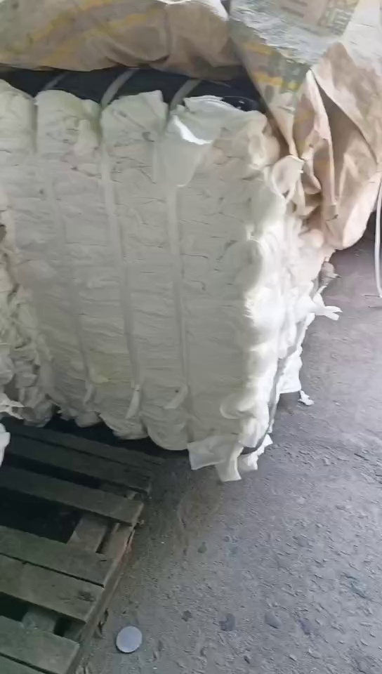 长期出售白色涤纶无纺布边角料，pet无纺布，月供17米一车，货在广东佛山