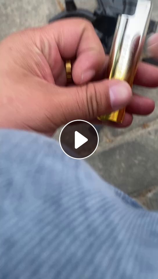 大量出售汽车大灯壳机头料