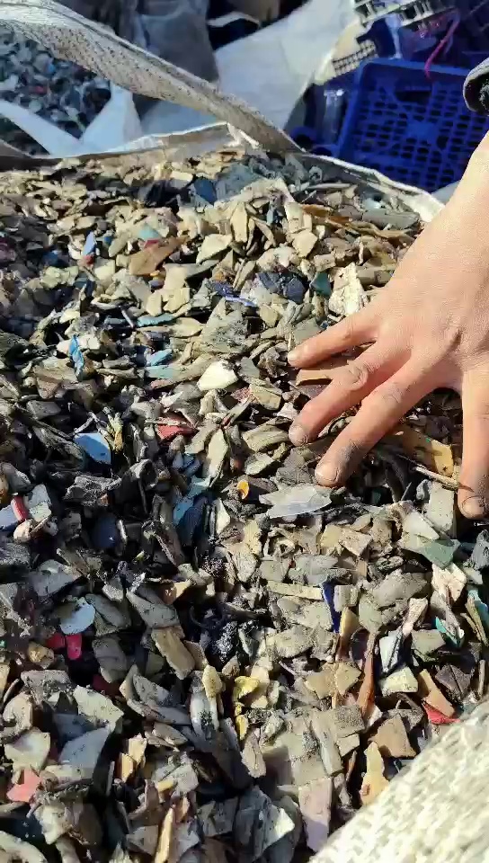 长期出售干粉花乙破碎料，大小白破碎料，混和一起粉碎