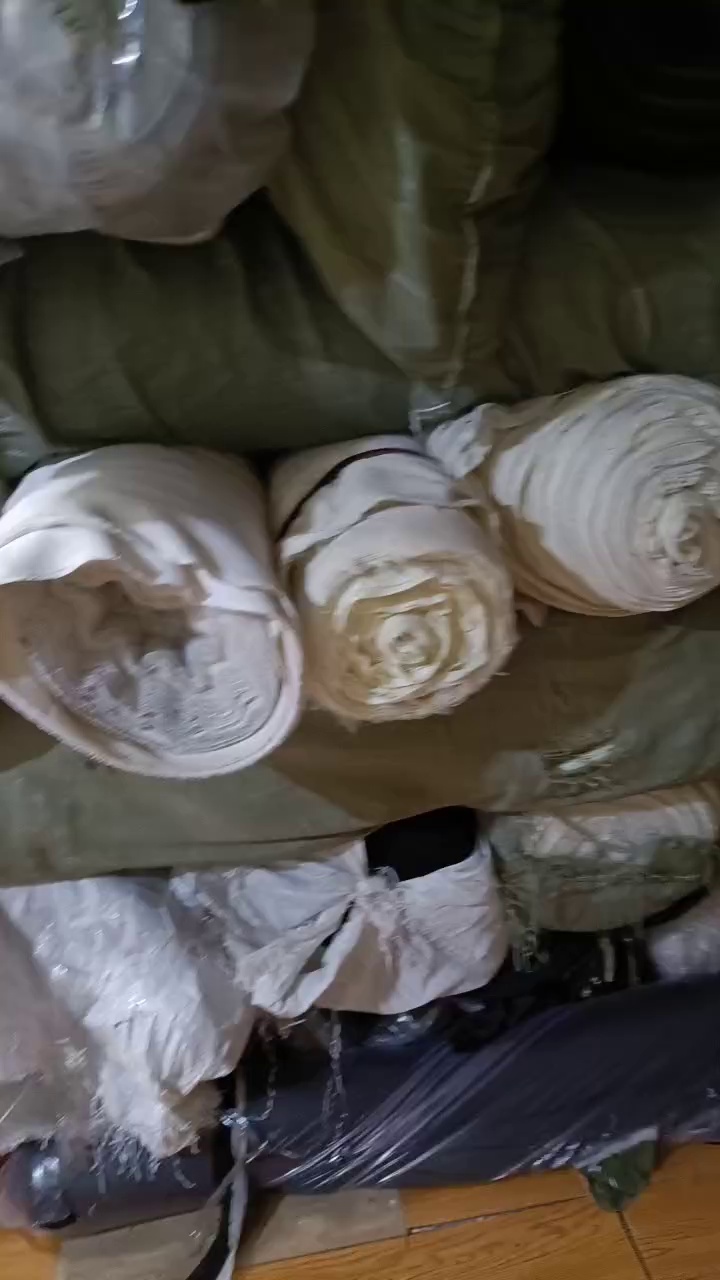 长期出售库存布统货，处理布，现货十多吨，厂在江苏苏州