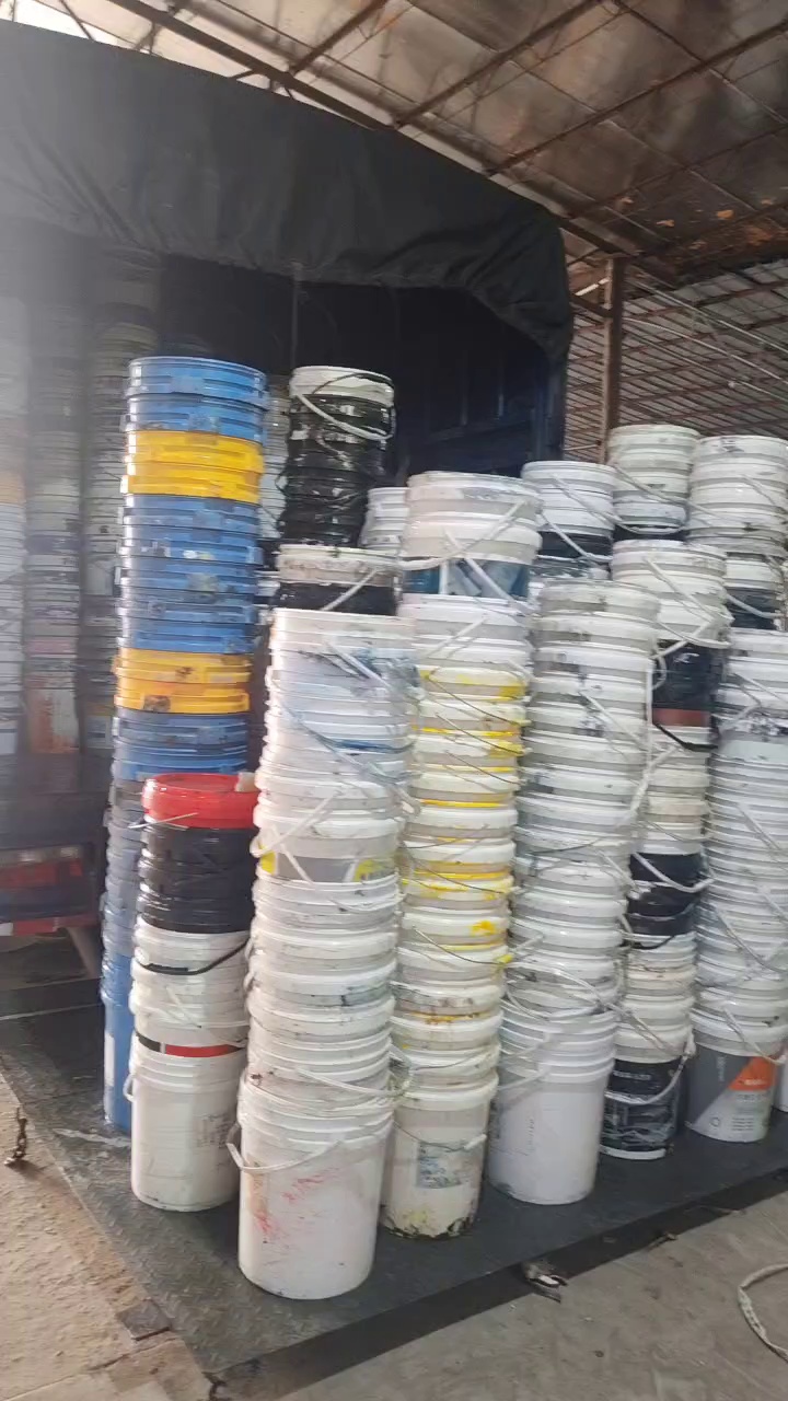 长期收购 专收，涂料桶，胶水桶毛料，压包