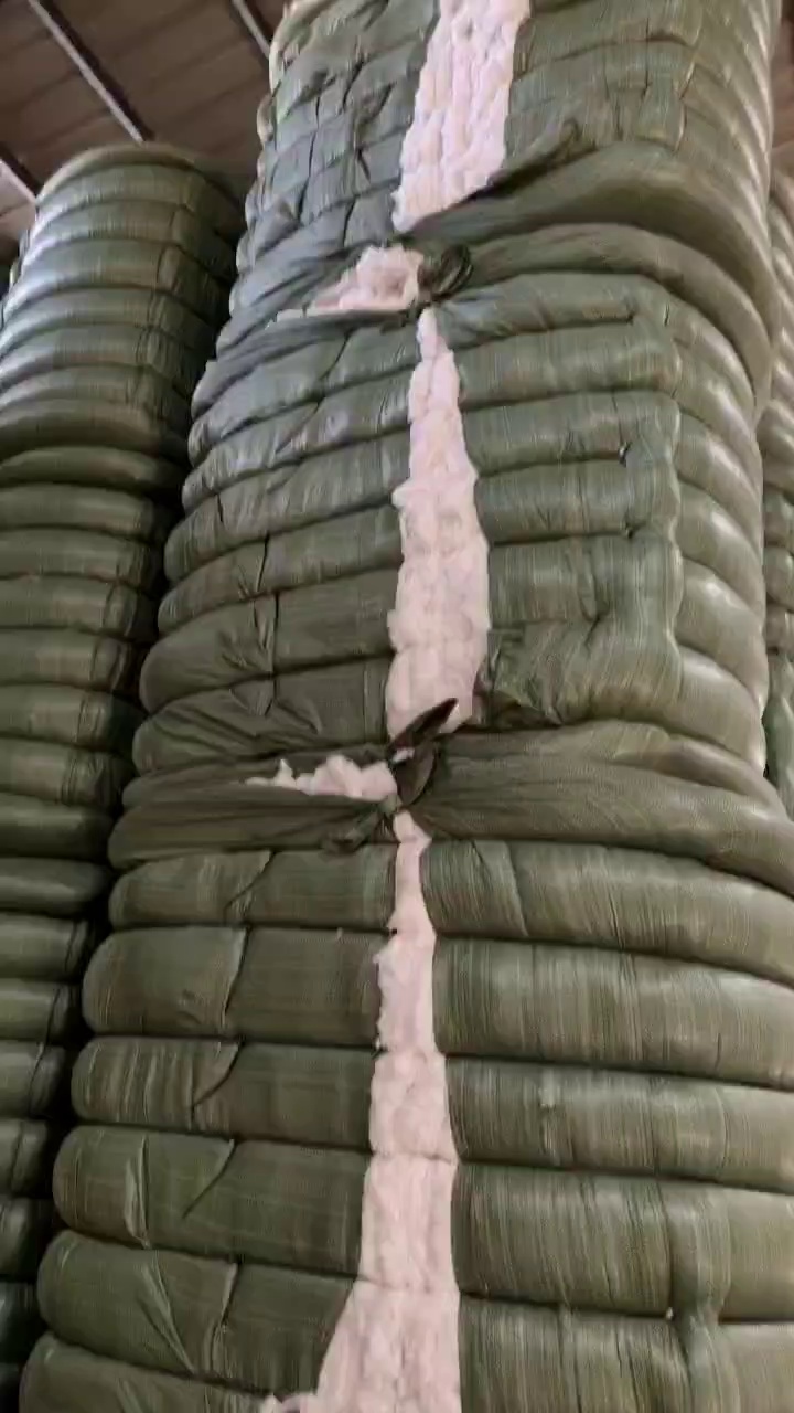 长期出售开松好的丝棉，丝棉，现货一百吨左右