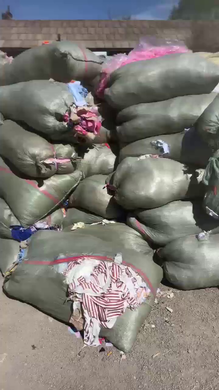 厂区出售锦氨废布，锦纶含量80以上，现货170-180吨左右，厂在辽宁葫芦岛