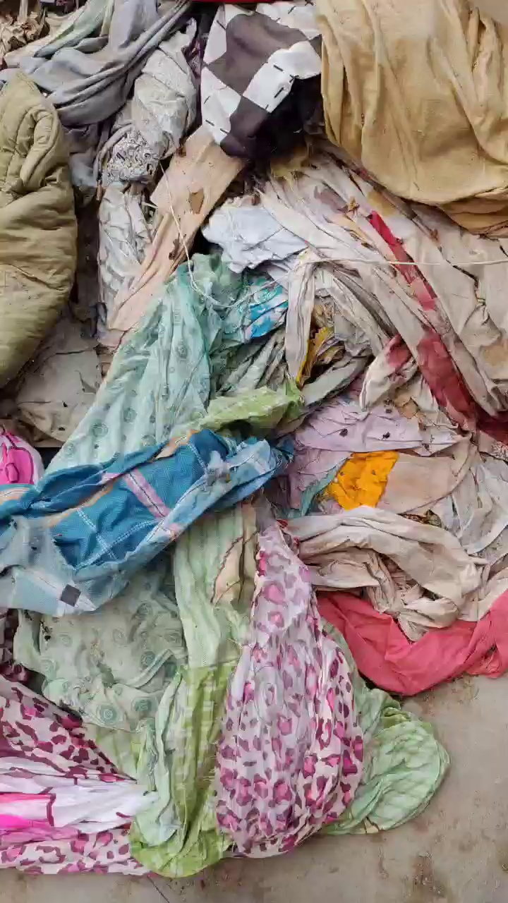 长期大量出售涤纶纯棉涤棉混在一起卖的被套， 现货50吨左右，厂在河南周口