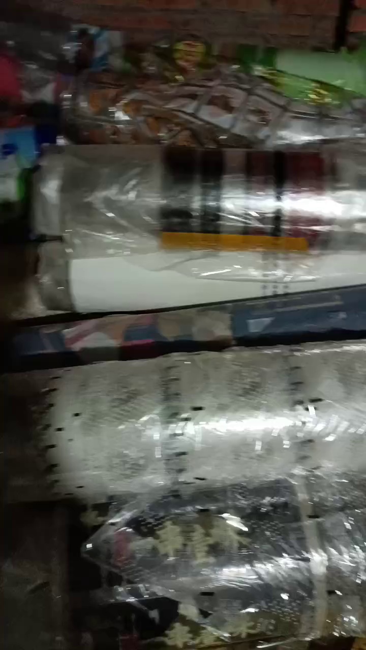 求购pet花膜，印刷厂卷膜，打绳用的，月需100吨