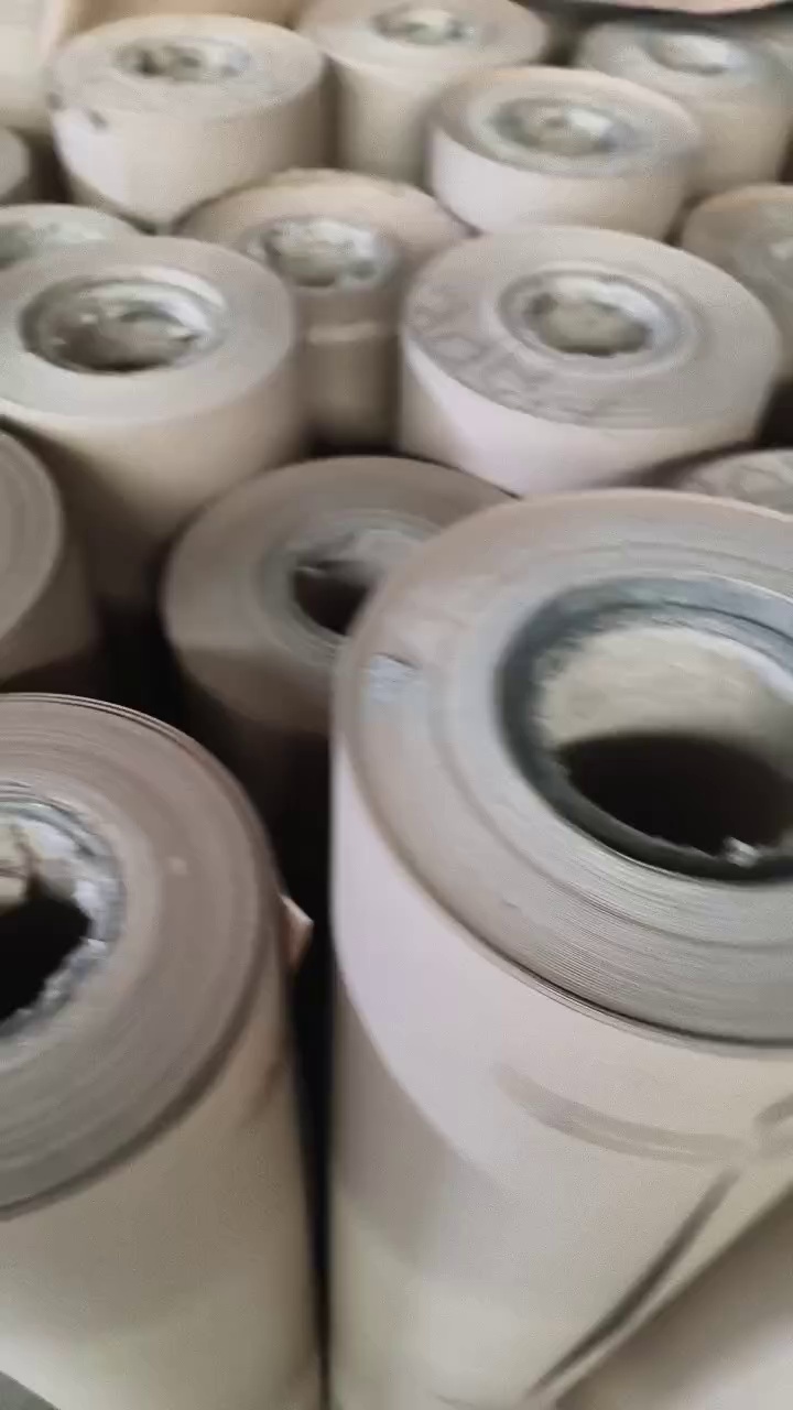 出售国产卷筒牛皮纸，170/240/280克三种，门幅有950/1000/1050