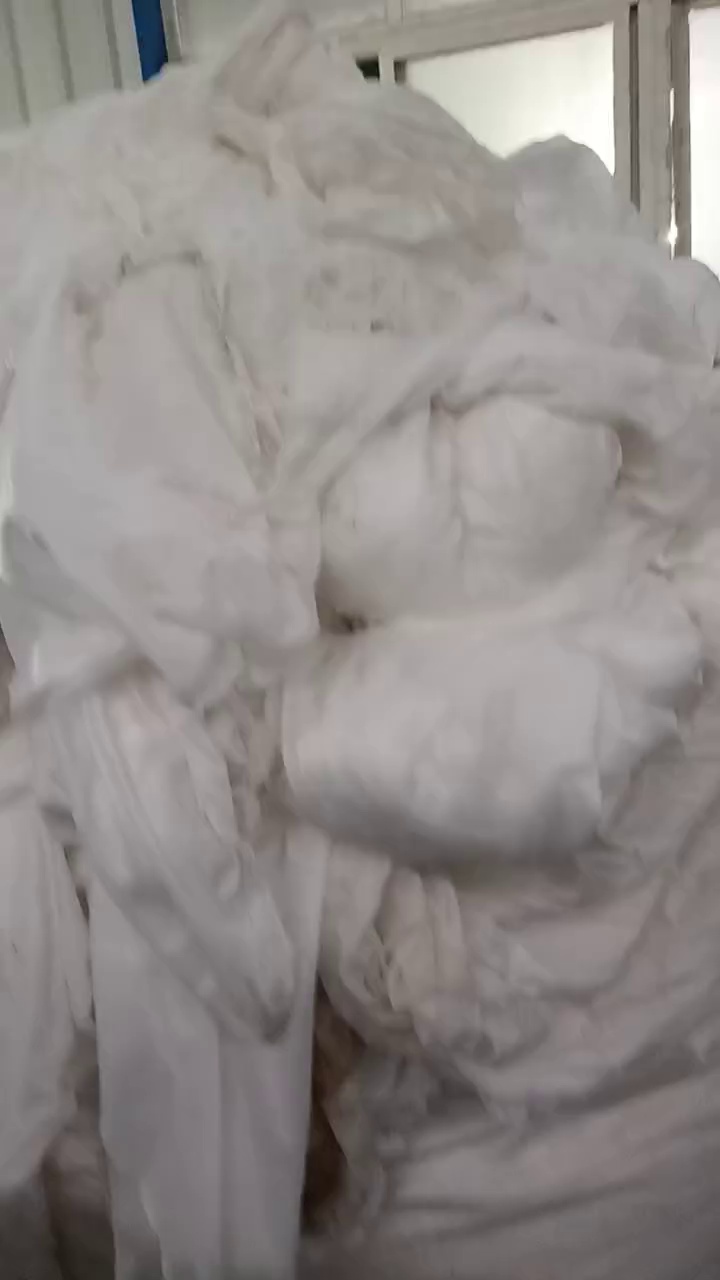 织布厂家长期出售下来的白布，涤纶废布，涤纶布块，货在安徽蚌埠