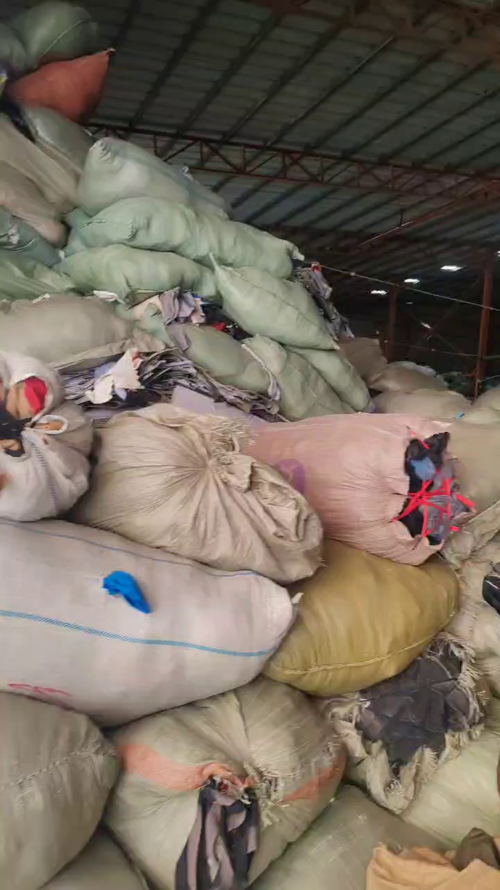 长期大量出售氨纶废布，氨纶造粒布，没有分颜色，货在福建泉州